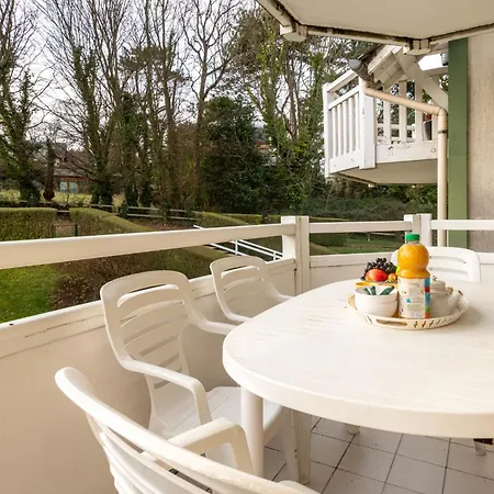 Apartment Les Jardins De La Cote Fleurie By Interhome Villers-sur-Mer